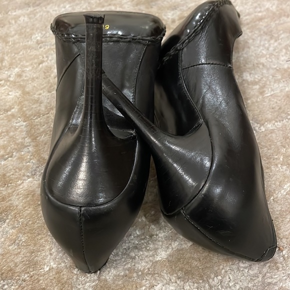 JUBILEE NEW YORK black pumps with thick stitch size 39 approx 3.5-3.75 in. Heel - Picture 9 of 11